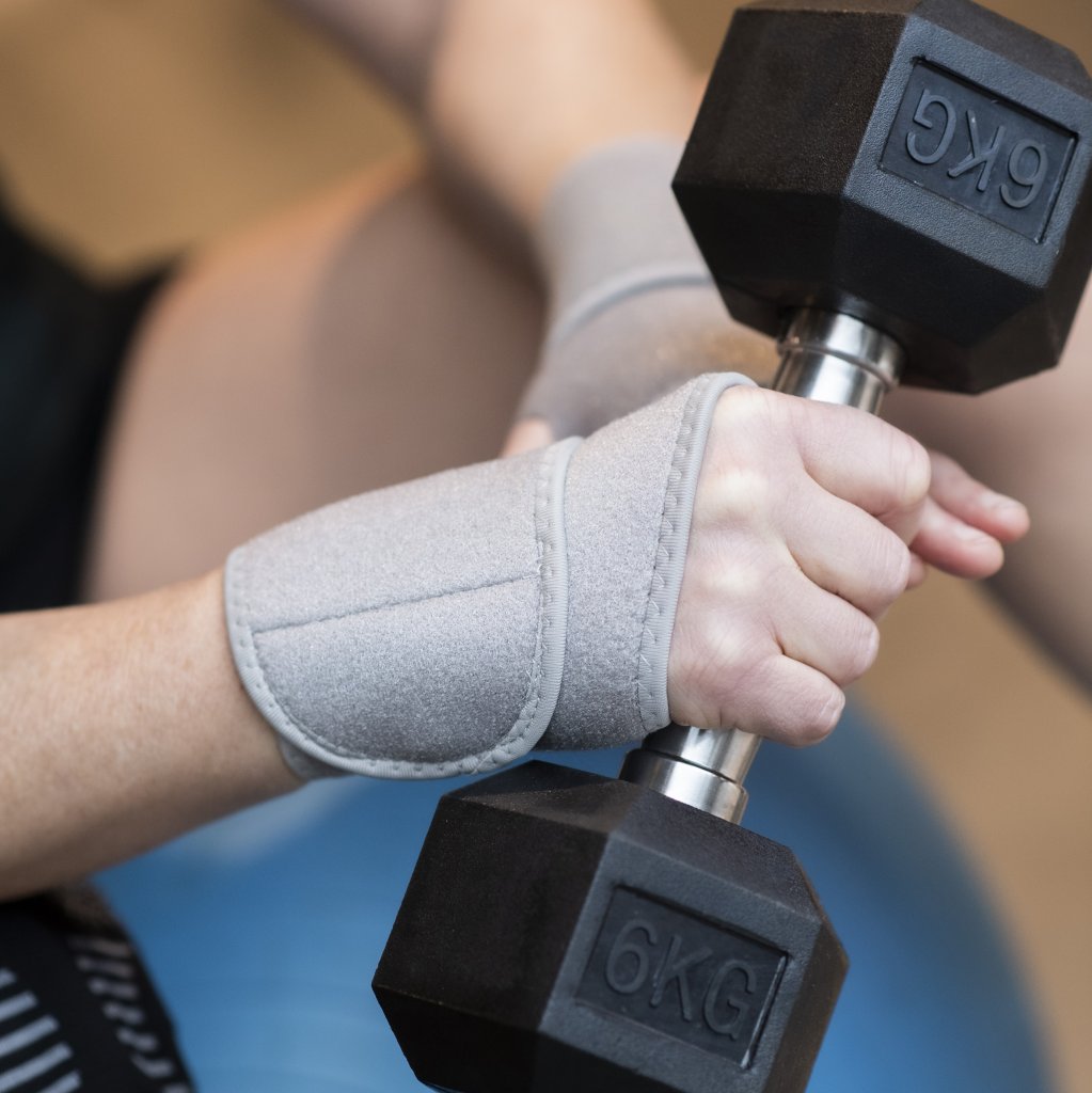 Stabil håndledsstøtte - grå