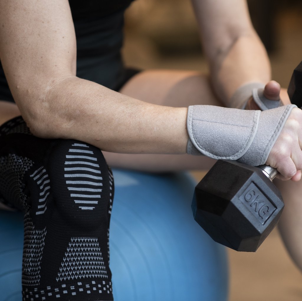 Stabil håndledsstøtte - grå